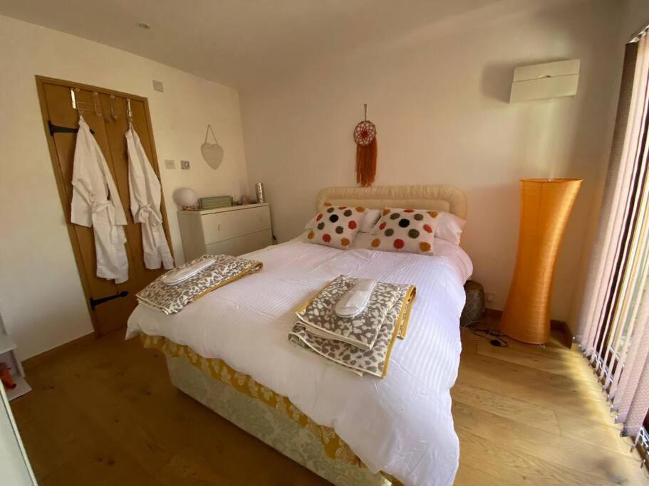 Apartamento The Retreat, A Relaxing Getaway For Couples Hambrook Exterior foto